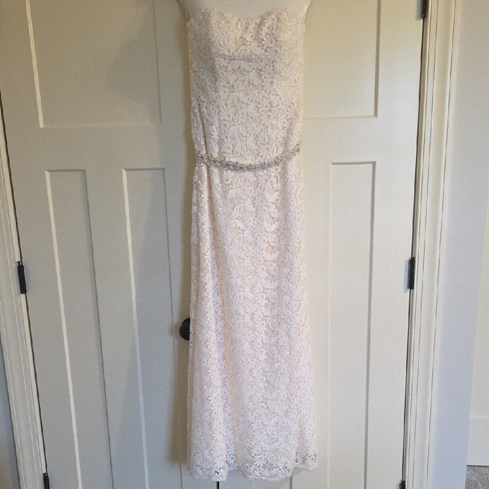 Elegant White Lace Strapless Dress